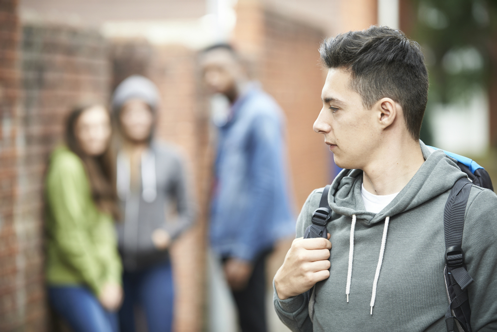Como os pais podem ajudar a combater o bullying escolar?