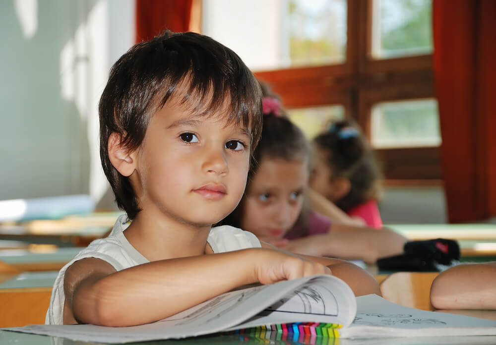 Entenda a importância da escola na primeira infância da criança - Novos  Alunos